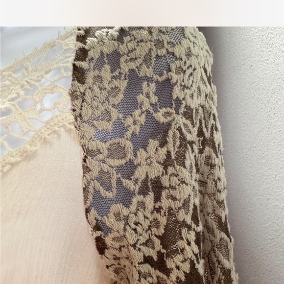 A’reve Beige Flowy Top with Open Back - Picture 3 of 4